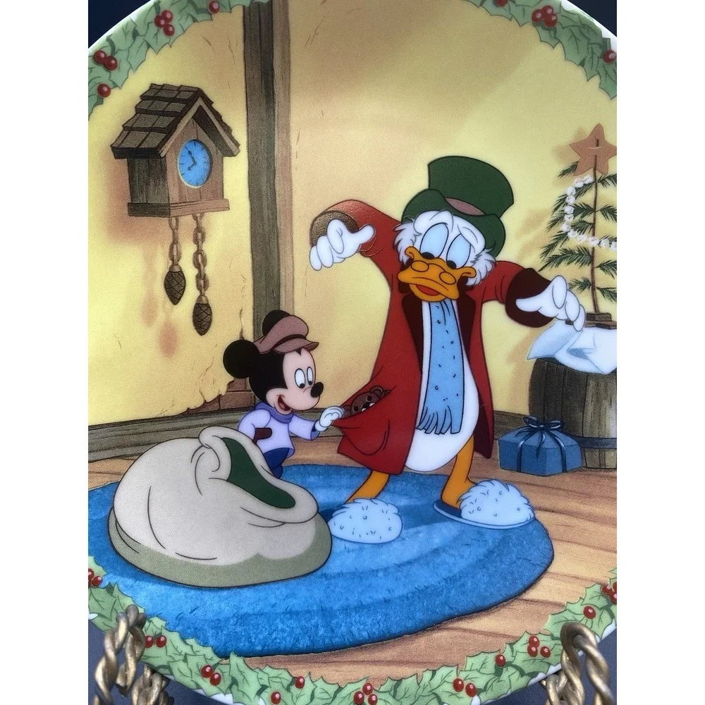 A Christmas Suprise Mickey's Christmas Carol‎ Plate